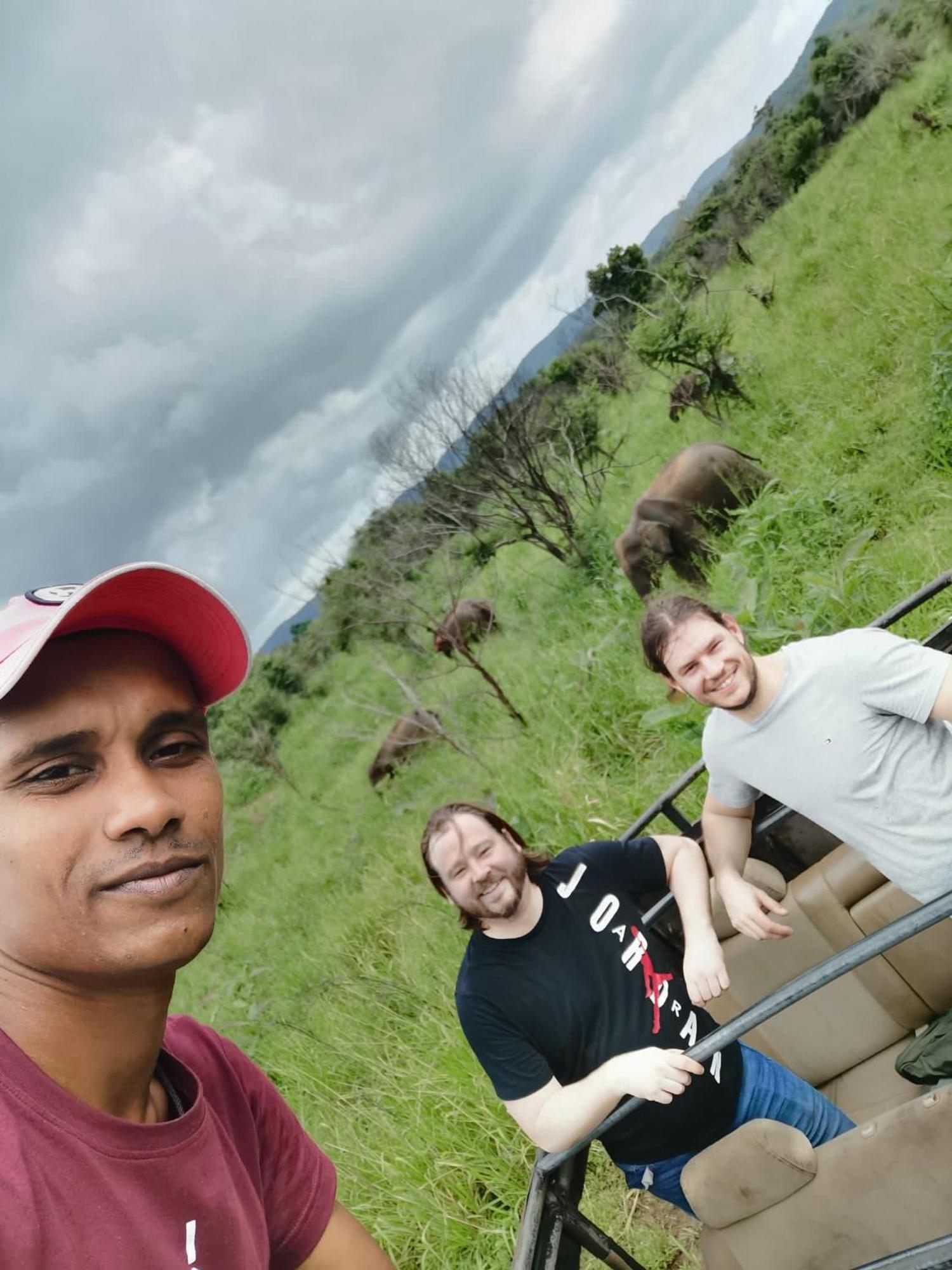 Elephant Safari Lodge Sigiriya Junction Хабарана Екстериор снимка