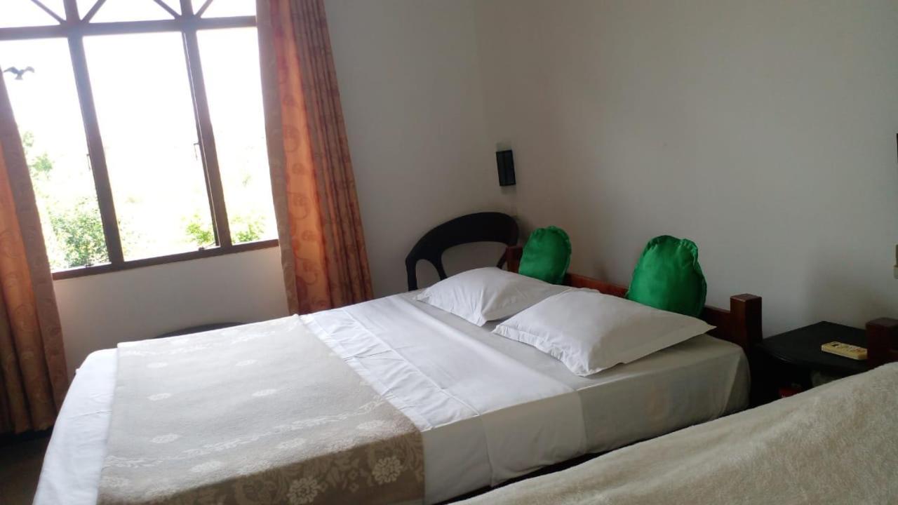 Elephant Safari Lodge Sigiriya Junction Хабарана Екстериор снимка