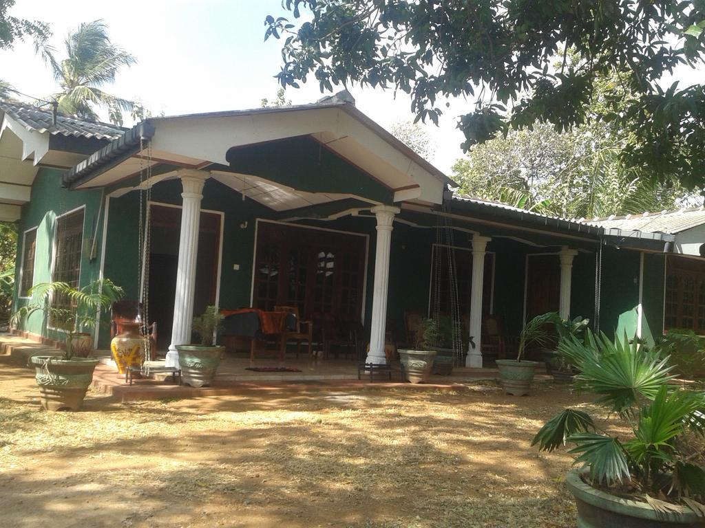 Elephant Safari Lodge Sigiriya Junction Хабарана Екстериор снимка