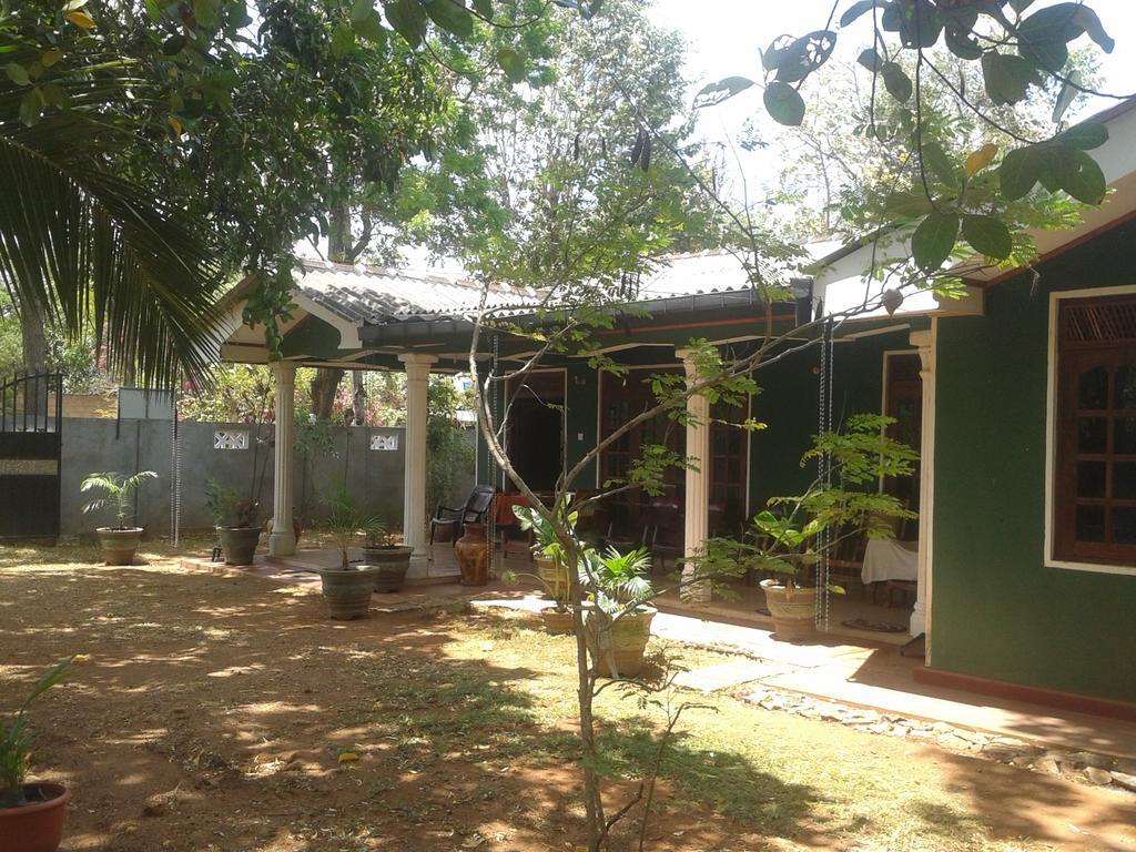 Elephant Safari Lodge Sigiriya Junction Хабарана Екстериор снимка
